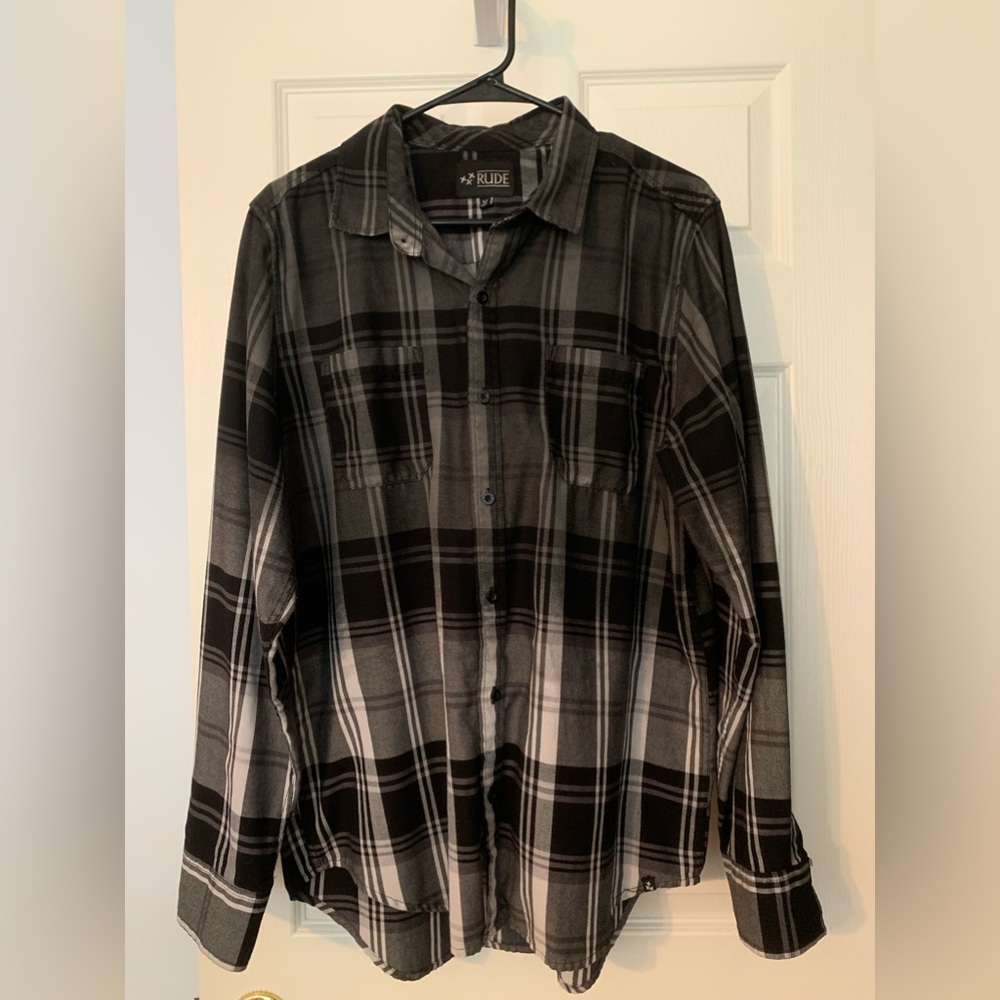 Junior’s plaid top